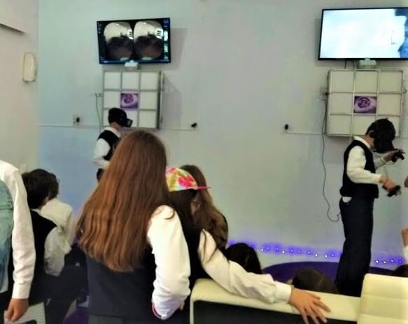 Η σχολή Παναγιωτόπουλου στο VR Planet