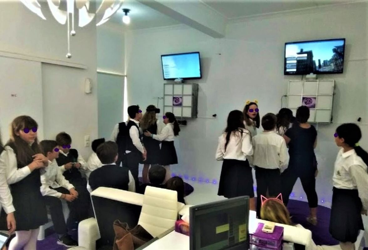 Η σχολή Παναγιωτόπουλου στο VR Planet